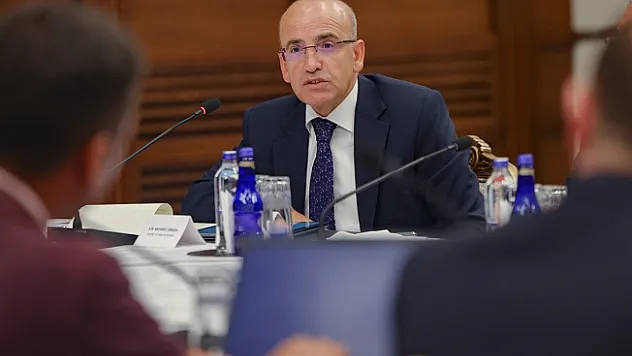 Kredi kartı taksit iddialarına Bakan Şimşek'ten yanıt!