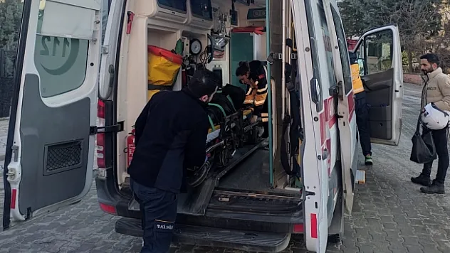 Otomobil ile elektrikli motosiklet çarpıştı: 1 yaralı