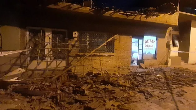 İşyerinin çatısı çöktü... Korku dolu anlar yaşandı