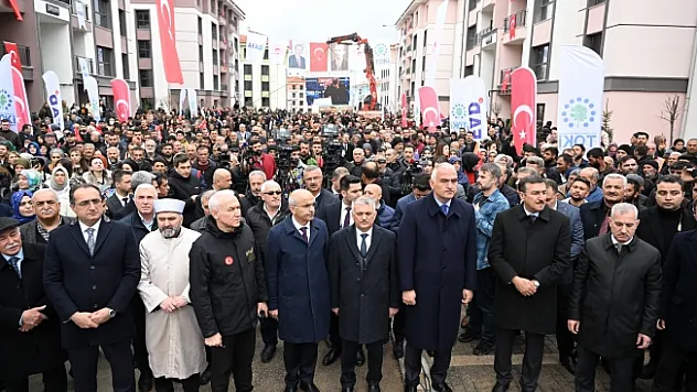 Malatya'da bin 700 konut hak sahiplerine teslim edildi