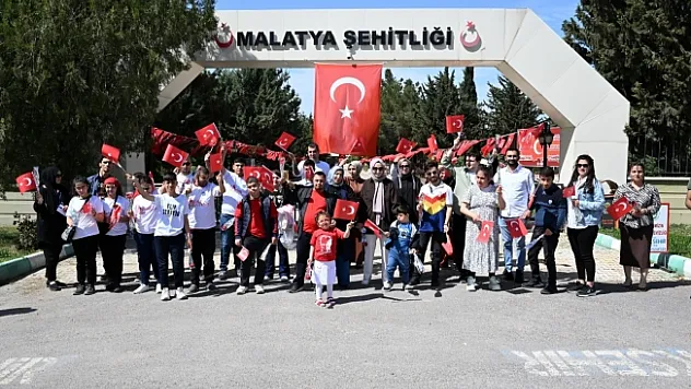 Engelsiz Yaşam Merkezi Öğrencilerinden şehitlik ziyareti