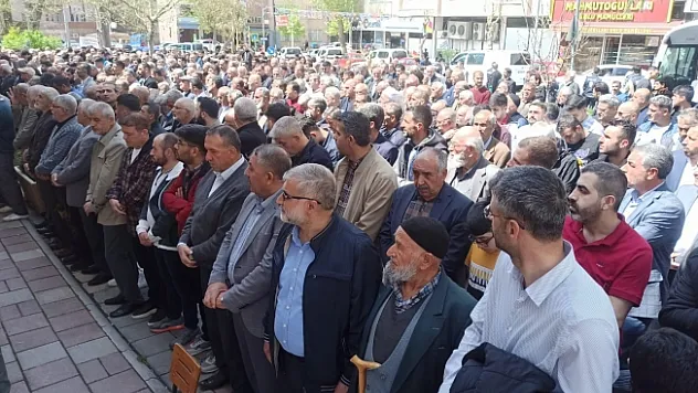 Filistin'de hayatını kaybedenler için gıyabi cenaze namazı