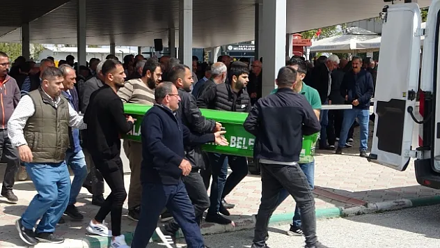 Tartıştığı kocasını sırtından bıçaklayarak öldürdü