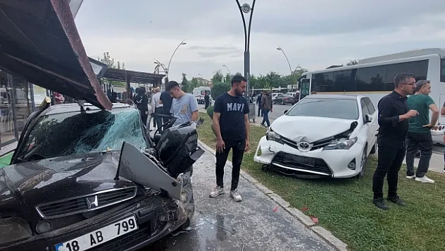 Tecde yolunda feci kaza! Ortalık savaş alanı!