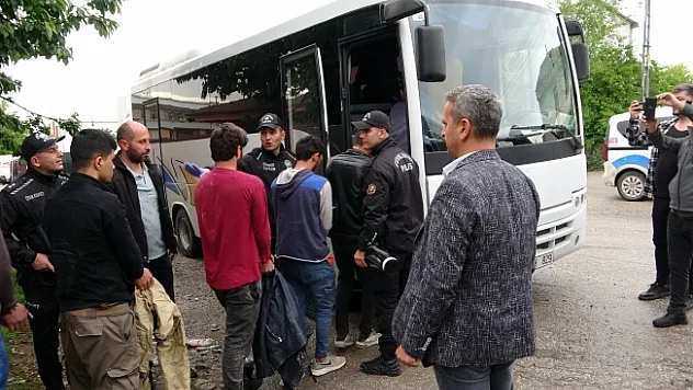 Malatya'da iş yerinde 25 düzensiz göçmen yakalandı