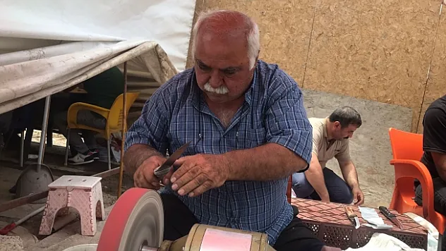 Konteyner çarşıda esnafın bayram mesaisi