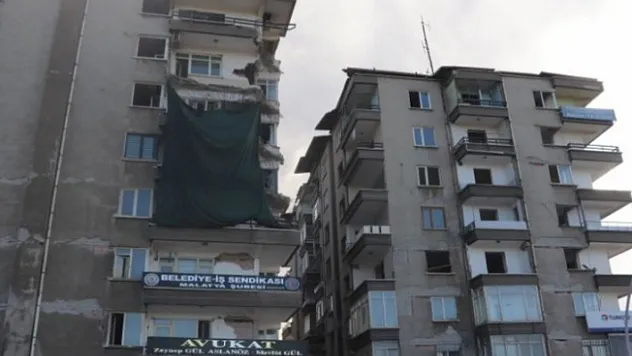 Mahkeme, hayalete dönen bina için yıkımı ve taşınmayı durdurdu!..