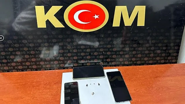 Ehliyet sınavında özel düzenekli kopyaya tutuklama