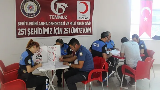 Malatya polisinden 15 Temmuz anısına kan bağışı
