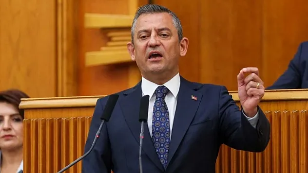 Özel'den zam için çağrı! &quotSaat 21.00'de ışıkları yakın ve kapatın&quot