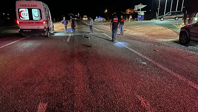 Malatya'da feci kaza! Otomobil çarptı, araç üstünden geçti!