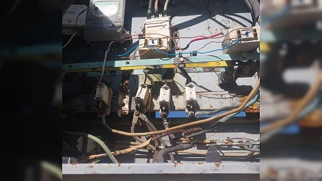 Başvuruya rağmen kaldırılmayan elektrik kabloları can aldı