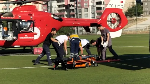 Kazada yaralanan yaya hava ambulansı ile Malatya'ya sevk edildi