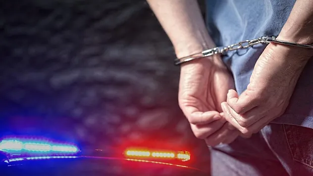 Aranan şahıslar &quotÇember&quote sıkıştırıldı: 3 bin 126 gözaltı