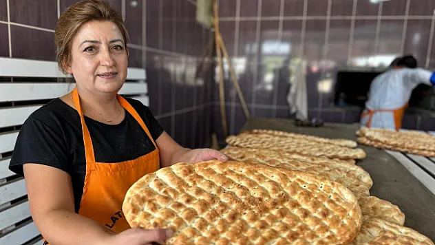 Ekmeğini hamurdan çıkarıyor! Kadın fırın ustası erkeklere taş çıkarıyor!