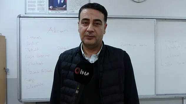 Depremde iki kardeşini kaybeden Yunus öğretmen adalet istiyor