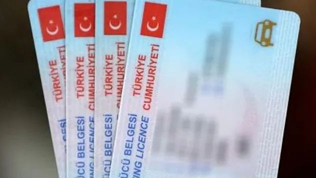 Eski tip ehliyetleri yenileme süresi uzatıldı
