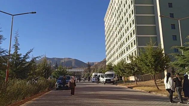 Genç kız yurt binası önünde ölü bulundu