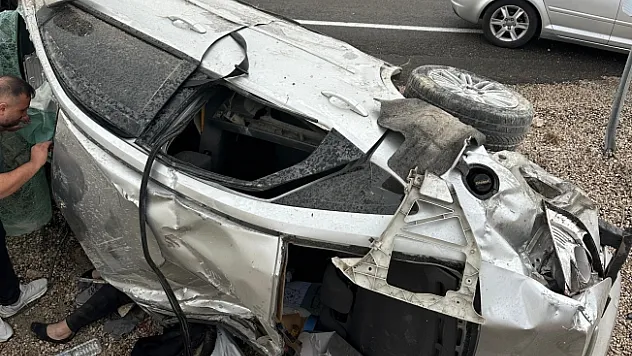 Kontrolden çıkan araç şarampole uçtu! 3'ü çocuk 5 yaralı