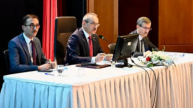 Vali Yavuz'dan sert uyarı! &quotYapamayan işi bıraksın&quot