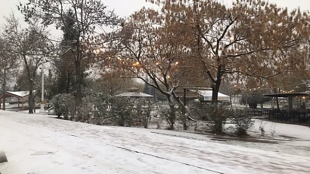 Malatya'da kar yağışı etkili oluyor