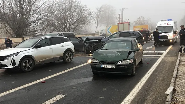 Malatya Caddesi'nde zincirleme kaza: 3 yaralı
