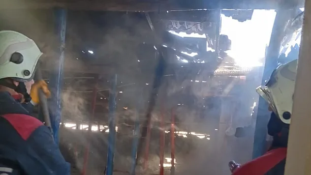 Yeşilyurt'ta çatı yangını