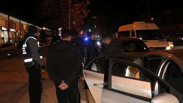 Yılbaşı gecesi 2 bin 932 polis görev yaptı