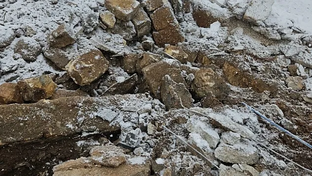 Rezerv alanında 2 bin yıllık sur duvarı bulundu