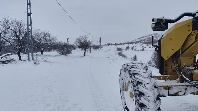 Ulaşıma kar engeli! Köy yolları ulaşıma kapandı