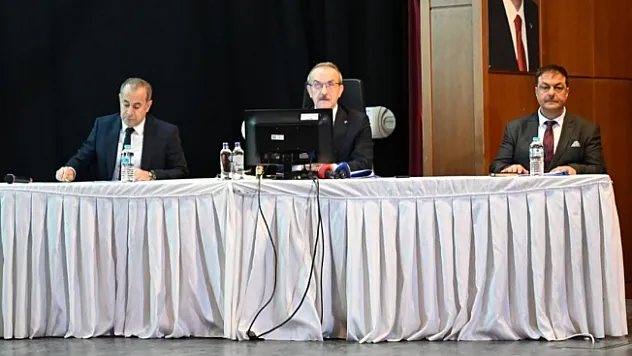 Vali Yavuz, sokak hayvanları için yeni düzenlemeyi açıkladı