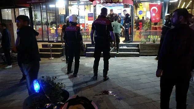 Dürüm yiyeceklerdi bıçak yediler!