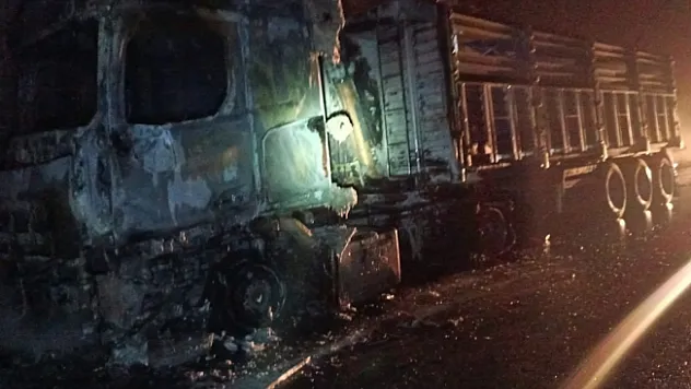 Erkenek Tüneli'nde korku dolu anlar: Tır alev aldı!