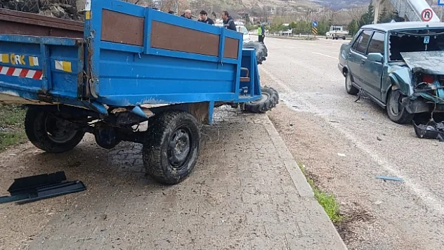 Otomobil çapa motoru çarpıştı: 1 yaralı