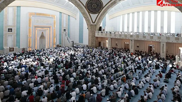 7 Kasım 2025 Cuma Hutbesi: 'Vefa İmandandır' Mesajı Müminlere Hatırlatıldı