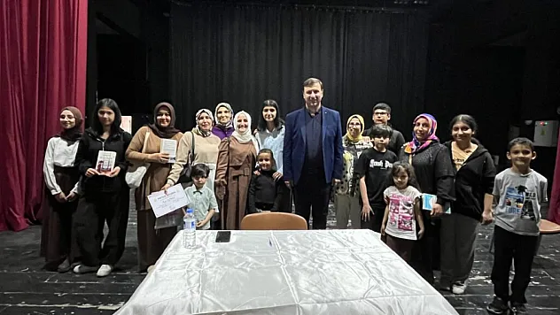 91 Bin Dev Öğrenci Ortaokulu'ndan Dikkat Çeken Proje! Veliler ve Öğrenciler Aynı Kitapta Buluştu