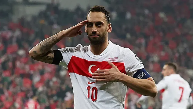 A Milli Takım'da Büyük Şok: Hakan Çalhanoğlu Sakatlığı Nedeniyle İspanya Maçının Kadrosundan Çıkarıldı