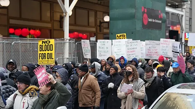 ABD'de Binlerce Kişi Venezuela İçin Sokaklara Çıktı