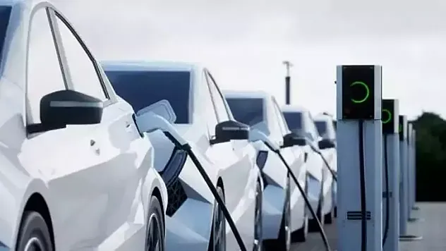 ABD'de Elektrikli Araç Satışlarında Tarihi Rekor: Pazar Payı İlk Kez Yüzde 11'e Ulaştı