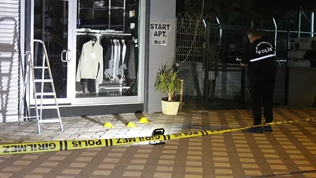Adana'da Korkutan Olay: İş Yerine El Yapımı Patlayıcı Atıldı