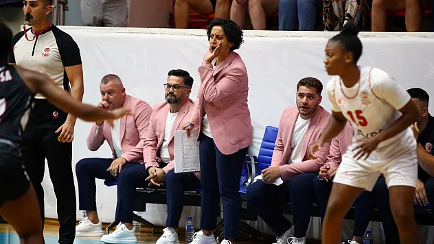 Adana Nova Basketbol'dan Pembe Ceketli Farkındalık: Meme Kanserine Karşı Sessiz Destek