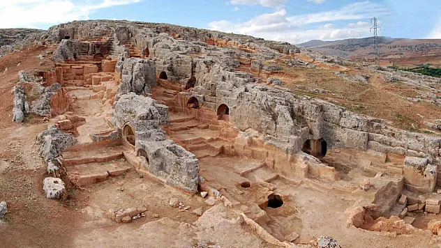 Adıyaman Perre Antik Kentinde İlk Kez: Anadolu'da Mısır Tanrısı Figürü Bulundu, Malatya'ya Komşu Topraklardan Tarihi Keşif