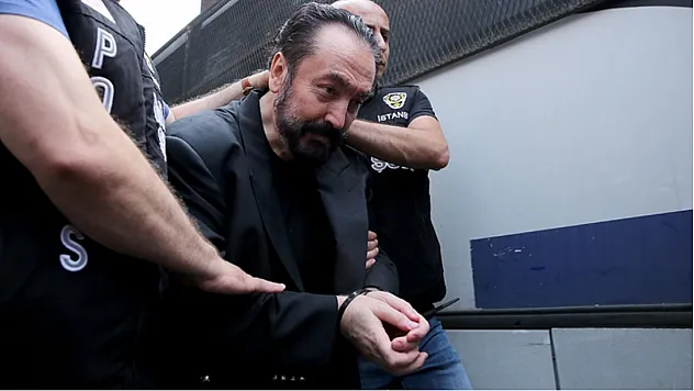 Adnan Oktar'ı Öven 450 Hesaba Soruşturma!