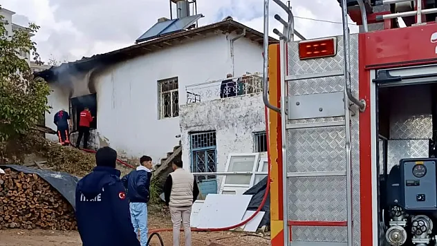 Akçadağ'da Yangın Paniği: Maddi Hasar Var