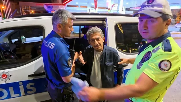 Alkol etkisiyle refüje çıktı, gözaltında 'Hayvan mıyım ben?' diye bağırdı