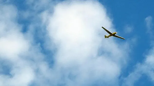 Almanya'da Motoru Duran Küçük Uçak Acil İnişte Birkaç Kez Takla Attı