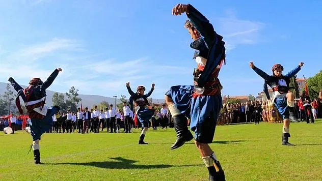 Anadolu Topraklarının Mağrur Sesi Zeybek Dansının Tarihsel Yolculuğu ve Derin Sırları