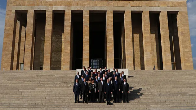 Ankara'da Dikkat Çeken Ziyaret! NATO Yetkilileri Anıtkabir'e Gitti