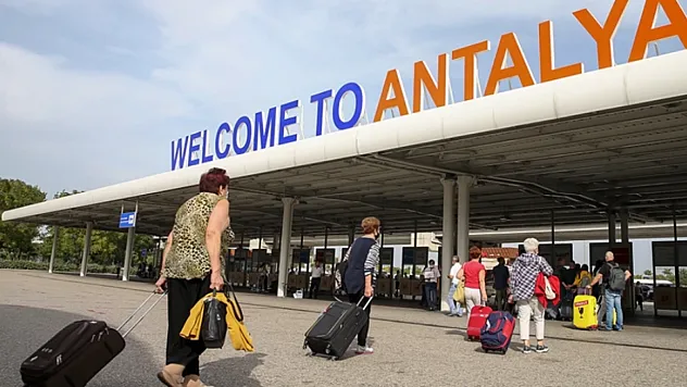 Antalya Turizminde Tarihi Zirve: 14 Milyon Turist Ağırladı, Ruslar Zirveyi Bırakmadı