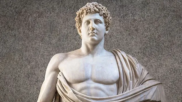 Antik Dönem Heykellerinin Gizemli Beyazlığı Hakkındaki Binlerce Yıllık Yanılgı Aralandı